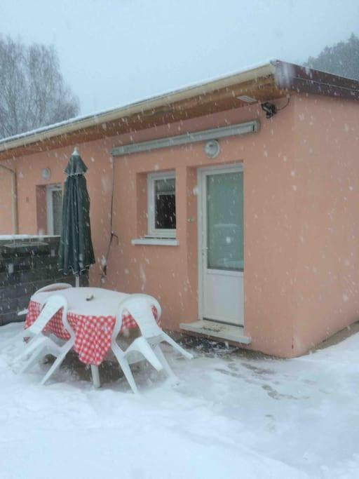 شقة Le Coin Tranquille Au Pied Du Puy De Dome بونجيبو المظهر الخارجي الصورة